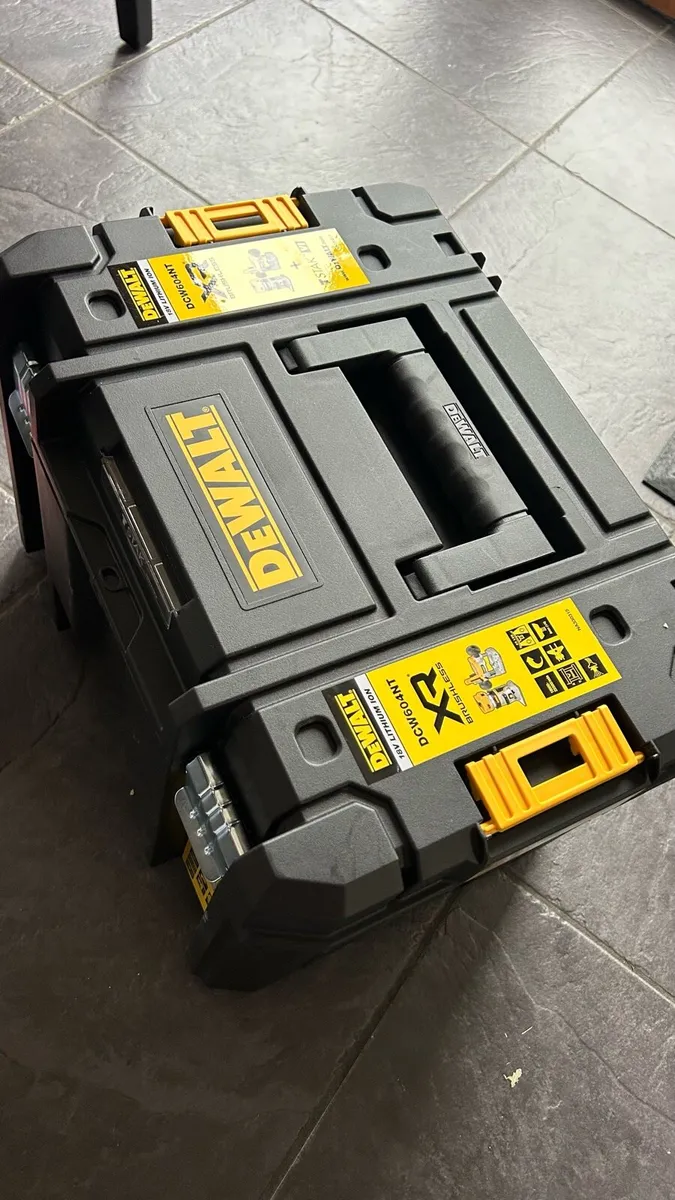 DeWALT 18v XR cordless Router - Never used - Image 1