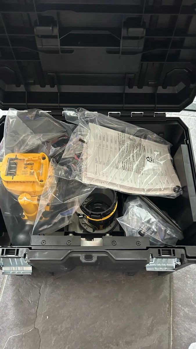 DeWALT 18v XR cordless Router - Never used - Image 3