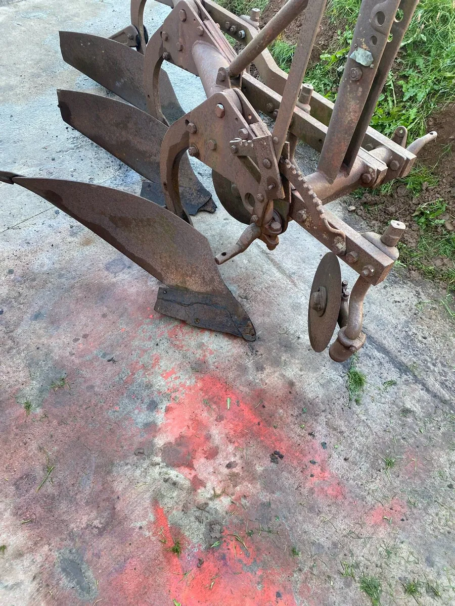 3 furrow kverneland plough