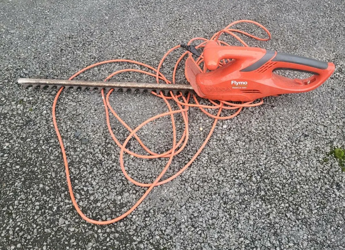 Flymo Electic Corded Hedge Trimmer - 220v - Image 1