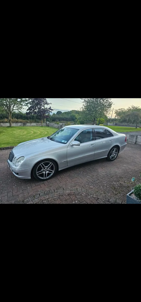 Mercedes E200 kompressor avantgarde AMG - Image 1