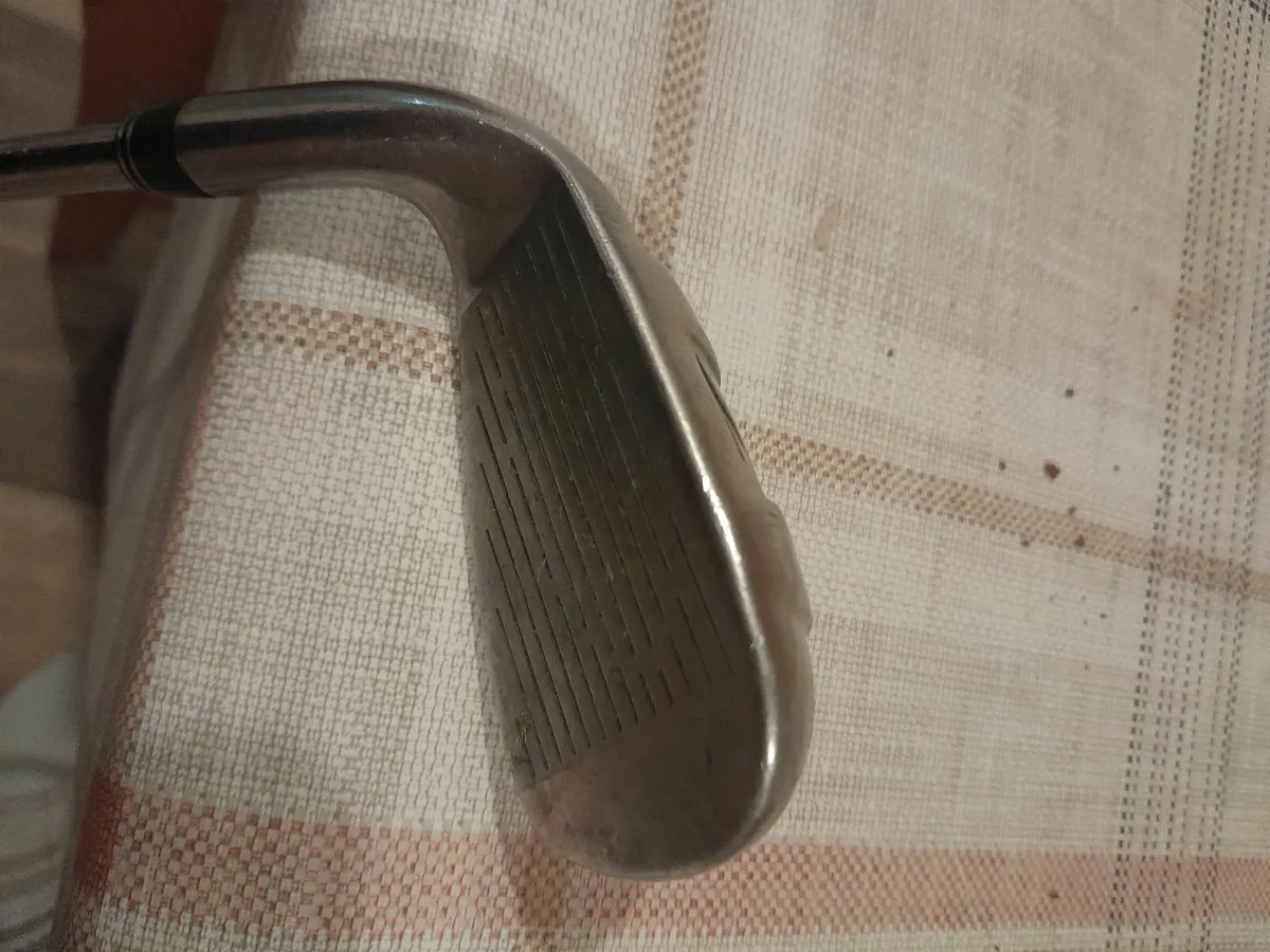 Set 2 irons  5 >,7 - Image 4