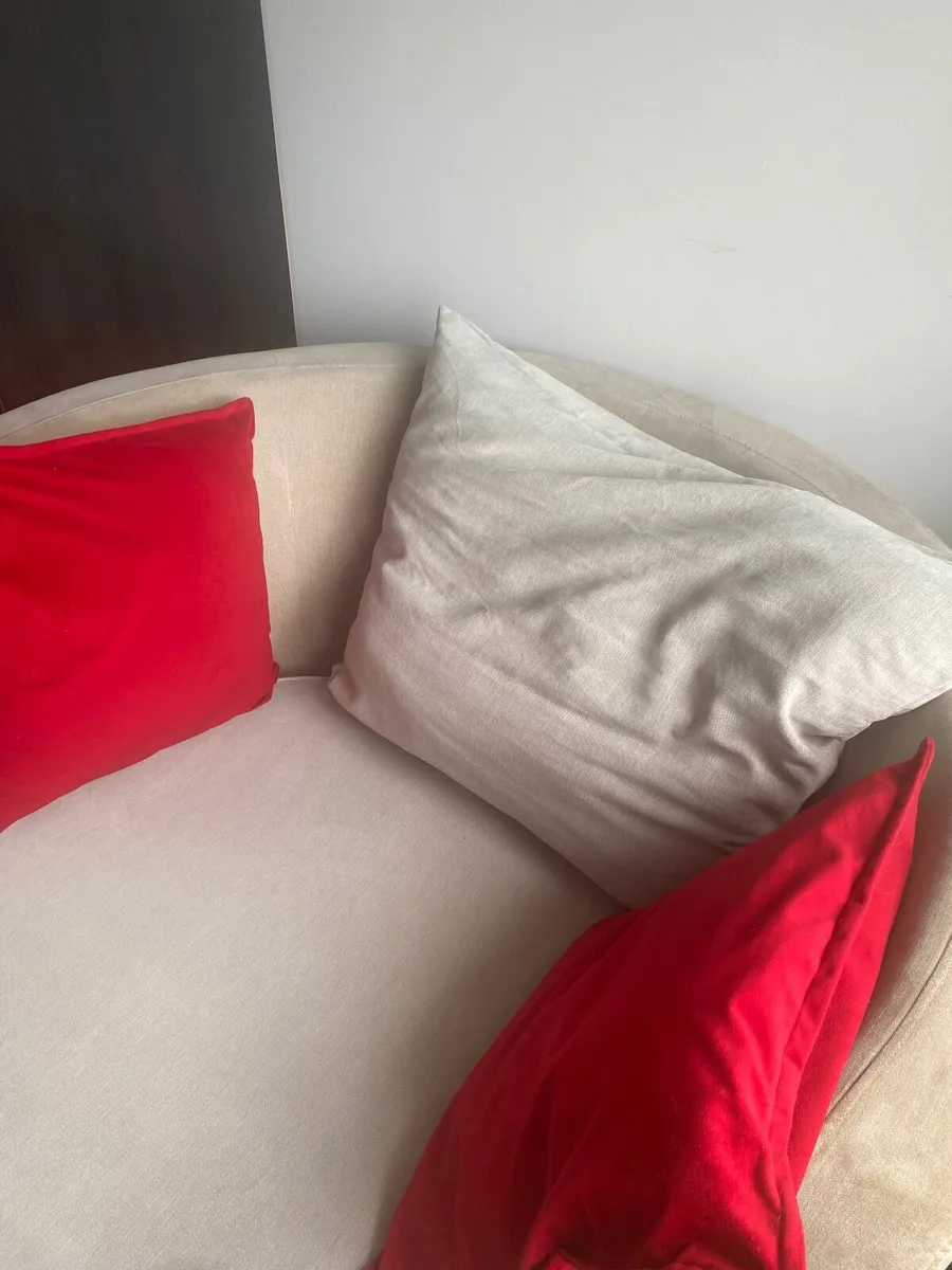 Swivel Chair - Image 4