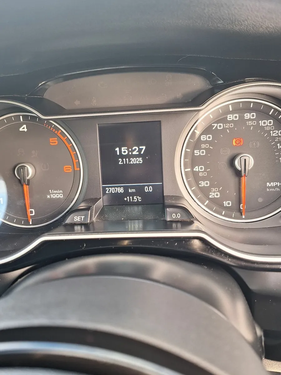 Audi A4  Sline Black Edition - Image 3