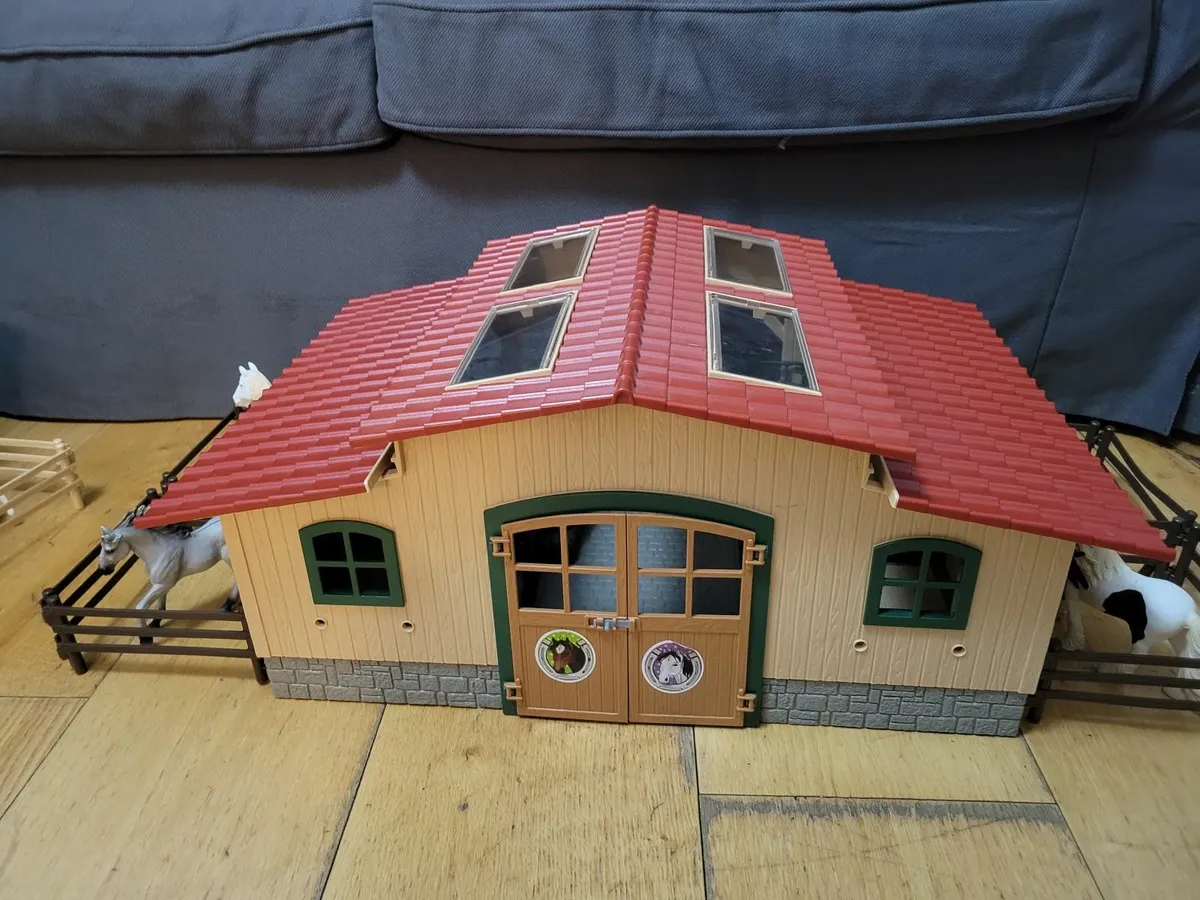 Scleich Pony Club stables - Image 1