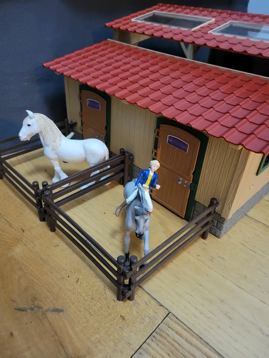 Scleich Pony Club stables - Image 2