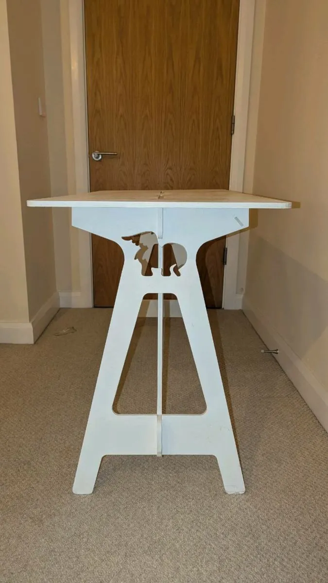 Flying Elephant desk - Image 2