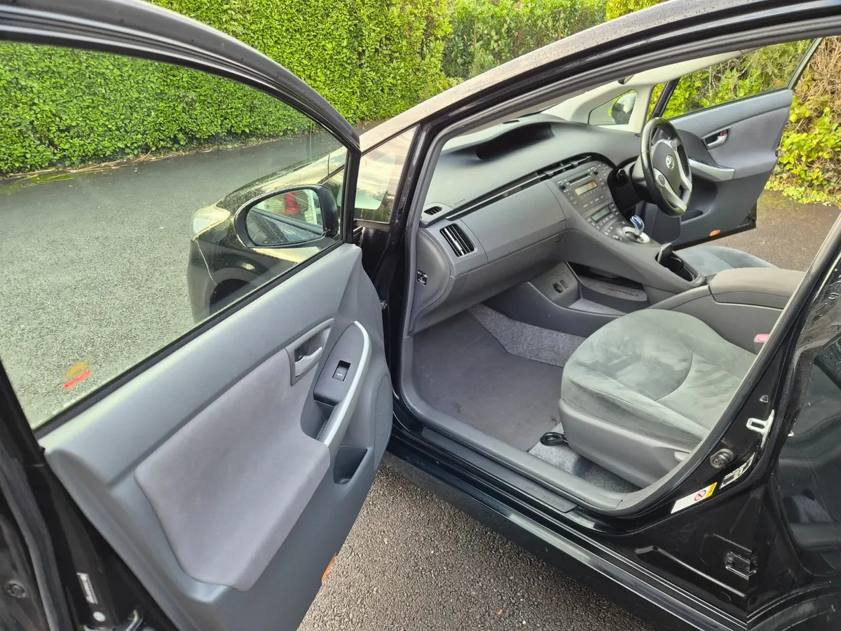 Toyota Prius 2010 - Image 4