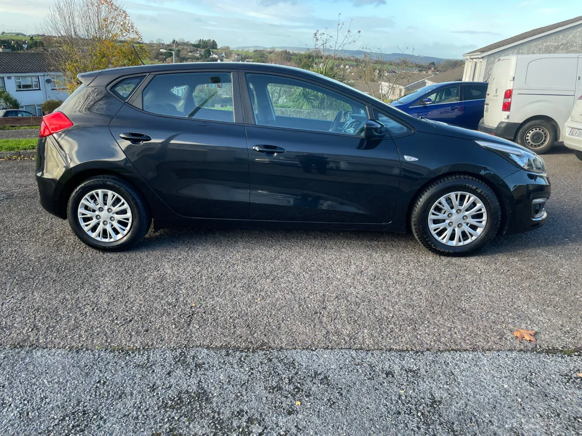 KIA CEED 1.6 CRDI 162 NCT 10/27 TAX 01/26 - Image 2