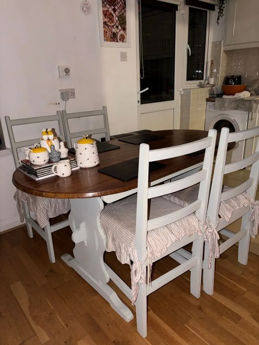 Table and Chairs - Image 1