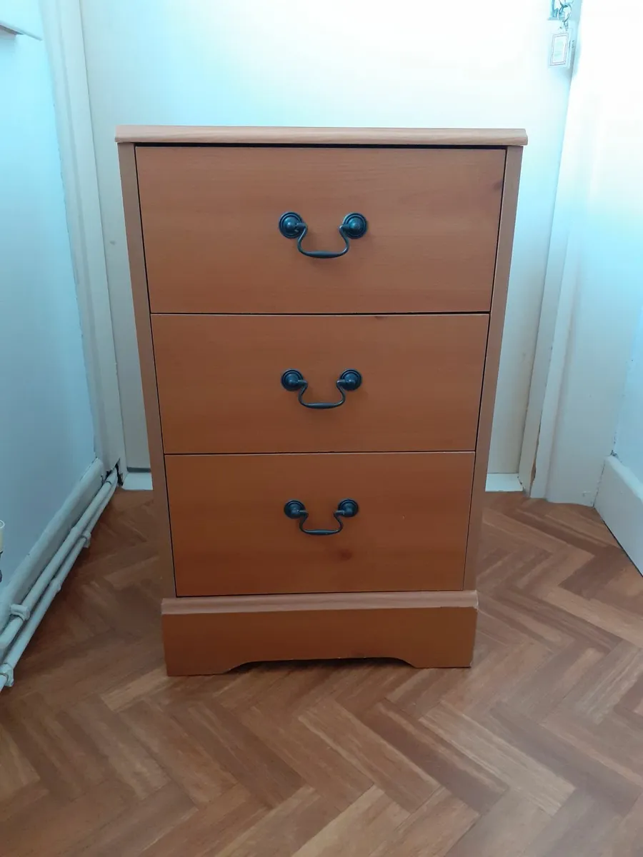 Chest of drawers - Image 1