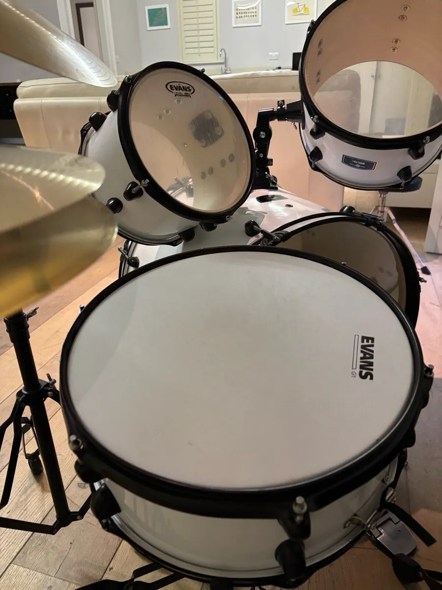 Gear4music BDK Drum Kit - White - Image 3