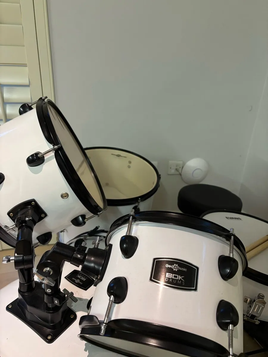Gear4music BDK Drum Kit - White - Image 4