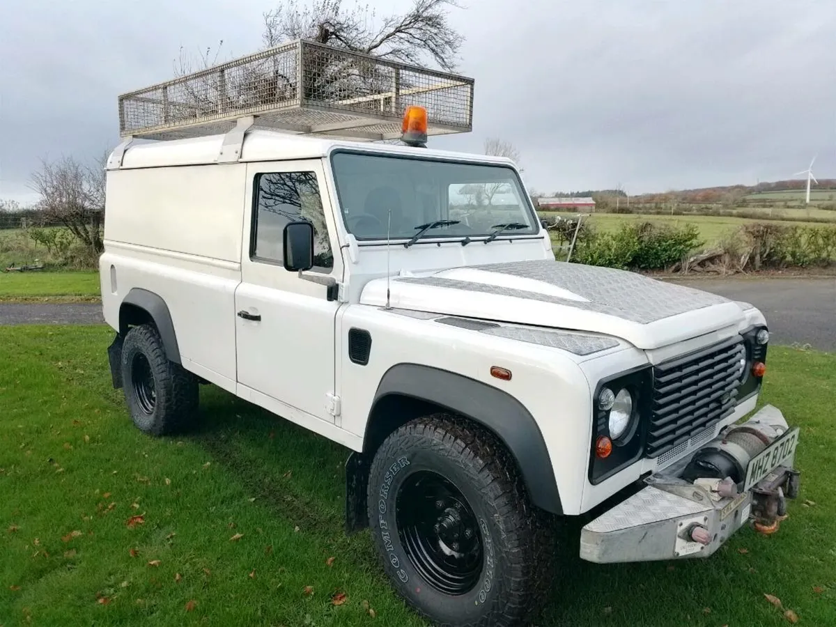 Landrover defender - Image 1