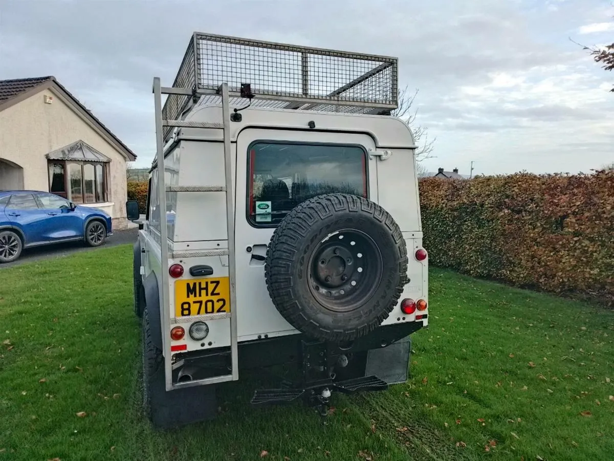 Landrover defender - Image 4