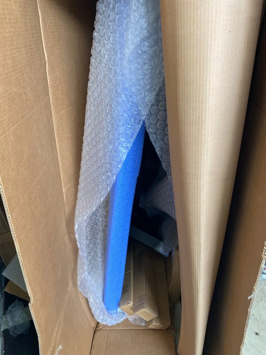 RS Barcelona ping pong table brand new in box - Image 2