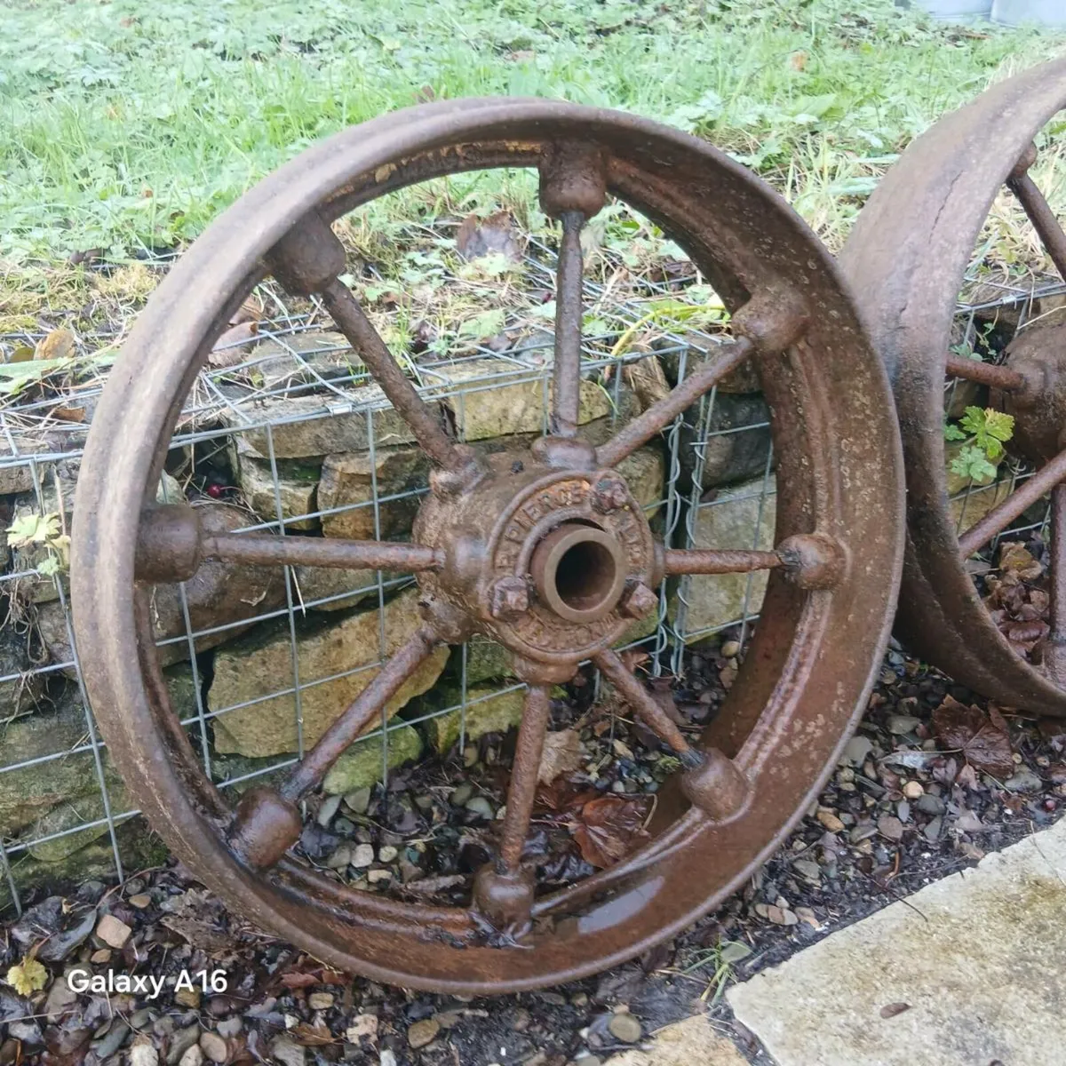 Cast iron wheels - Image 2