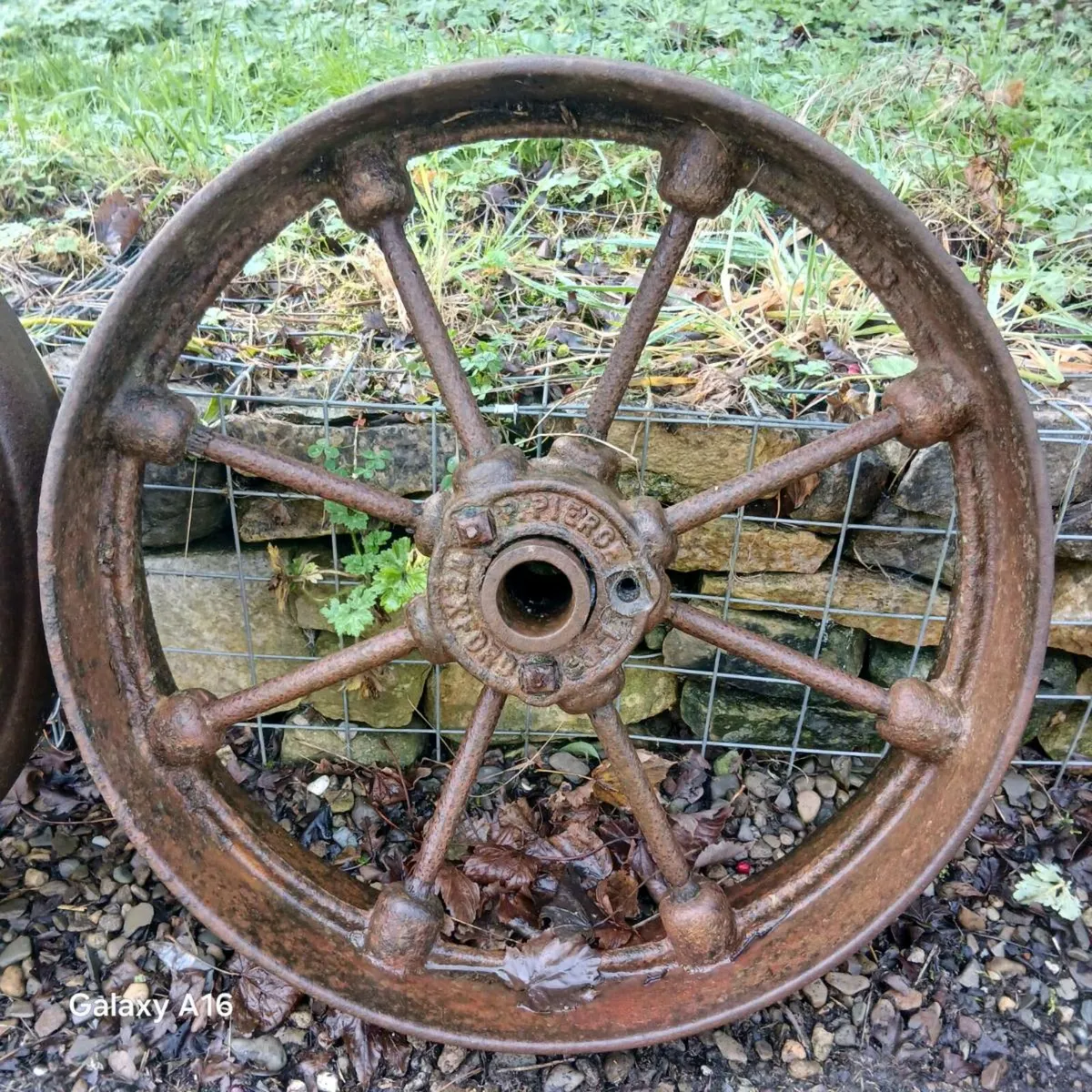 Cast iron wheels - Image 3