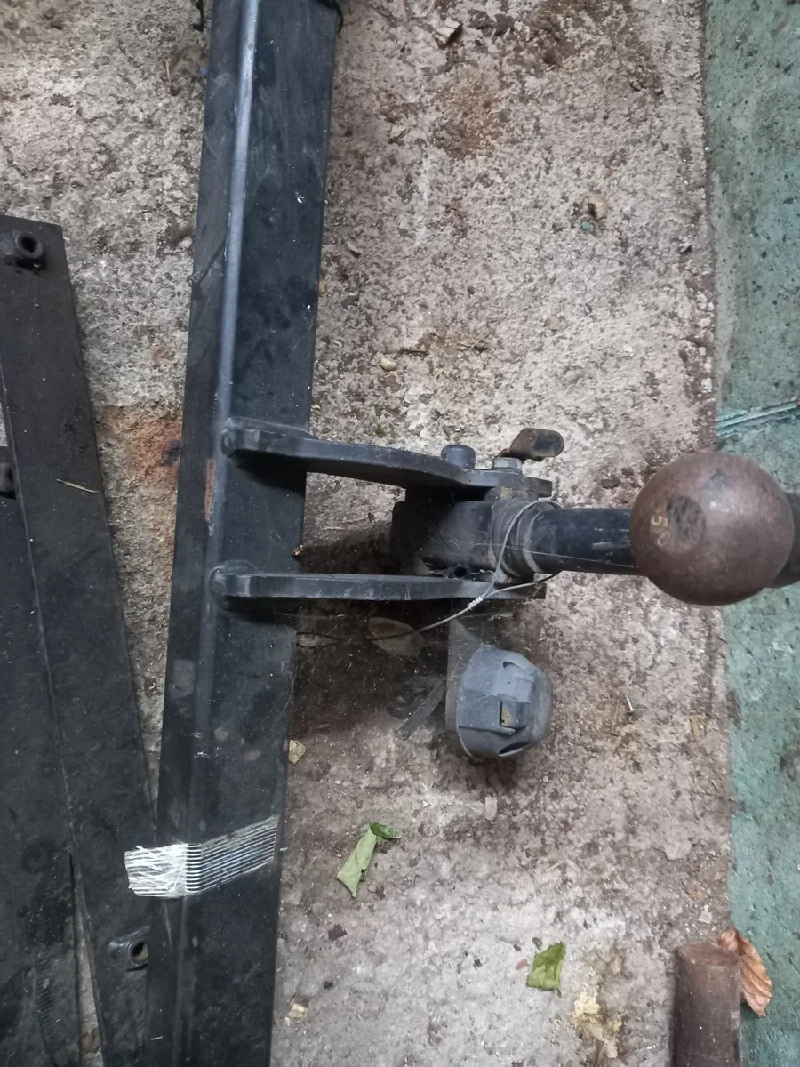 Mercedes E Class towbar - Image 3