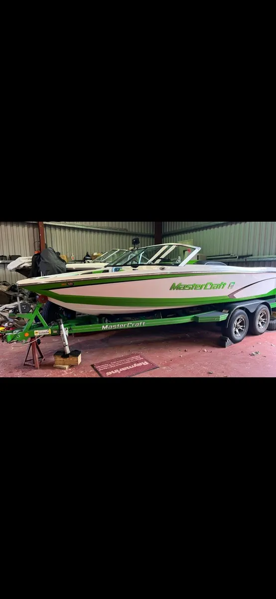 Mastercraft Prostar 2014 Tournament ski boat - Image 2