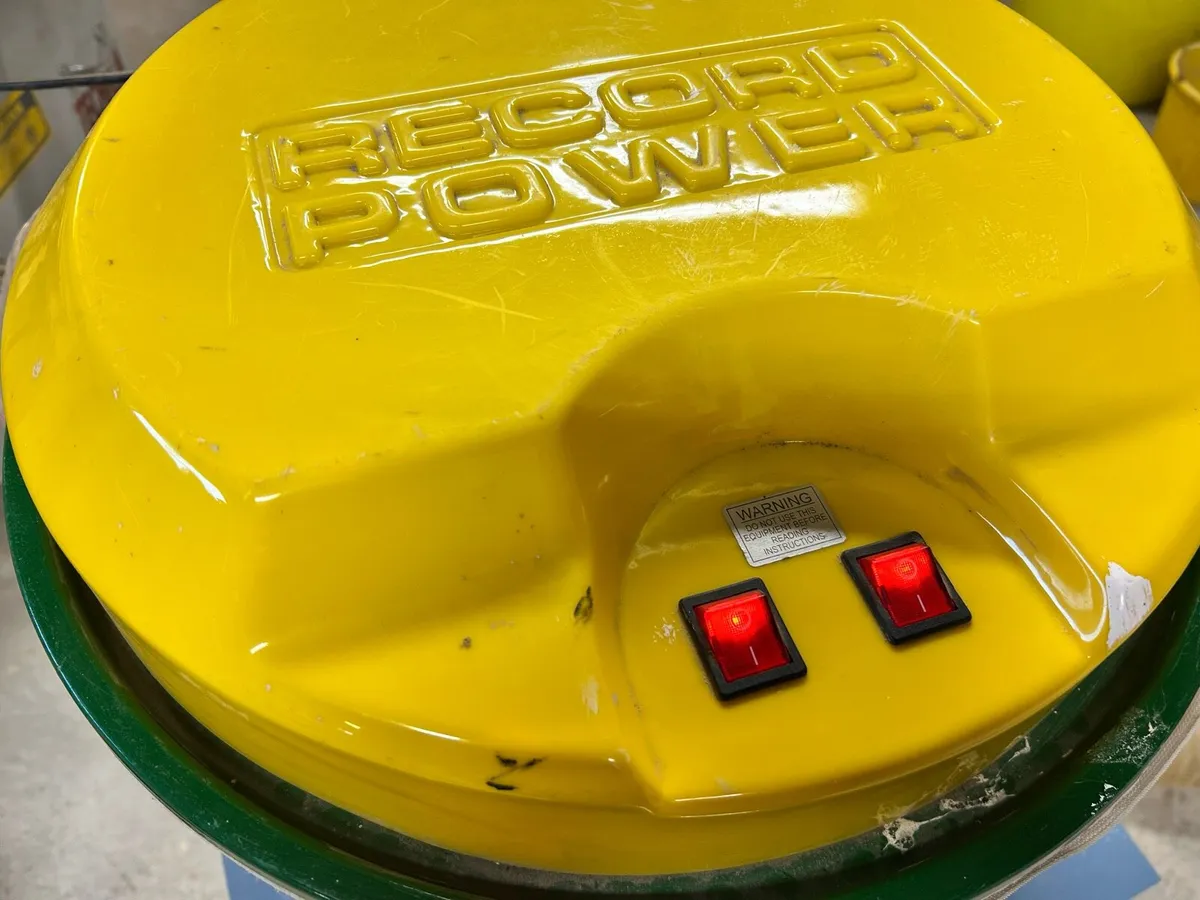 Dust Extractor - Image 1