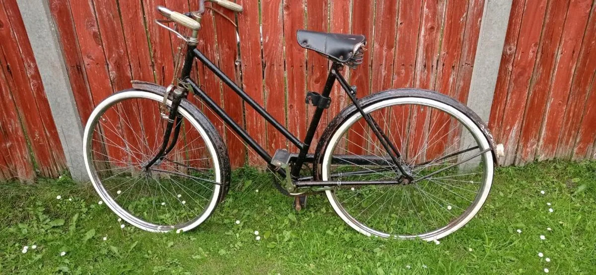 Vintage bicycle - Image 2