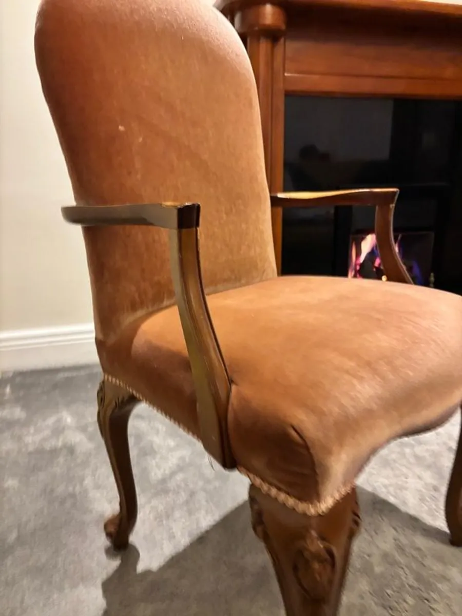 A set of 8 chairs including 2 carver chairs. - Image 2