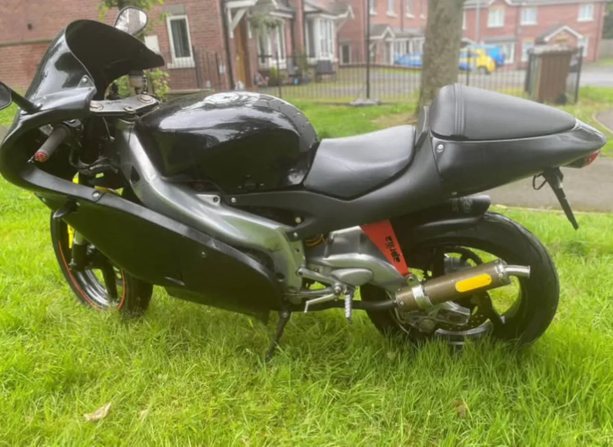 2001 Aprilia RS 125 - Image 3