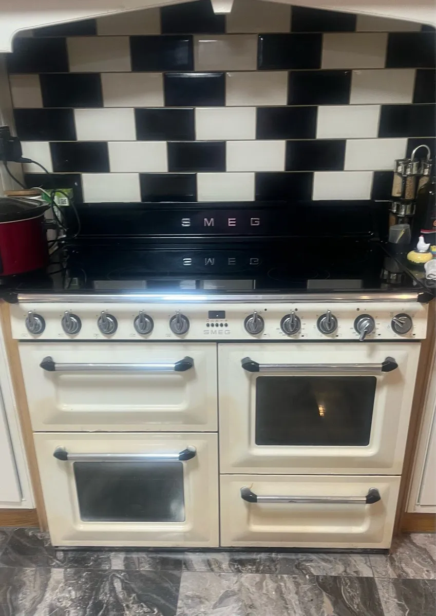Cream SMEG Range Cooker