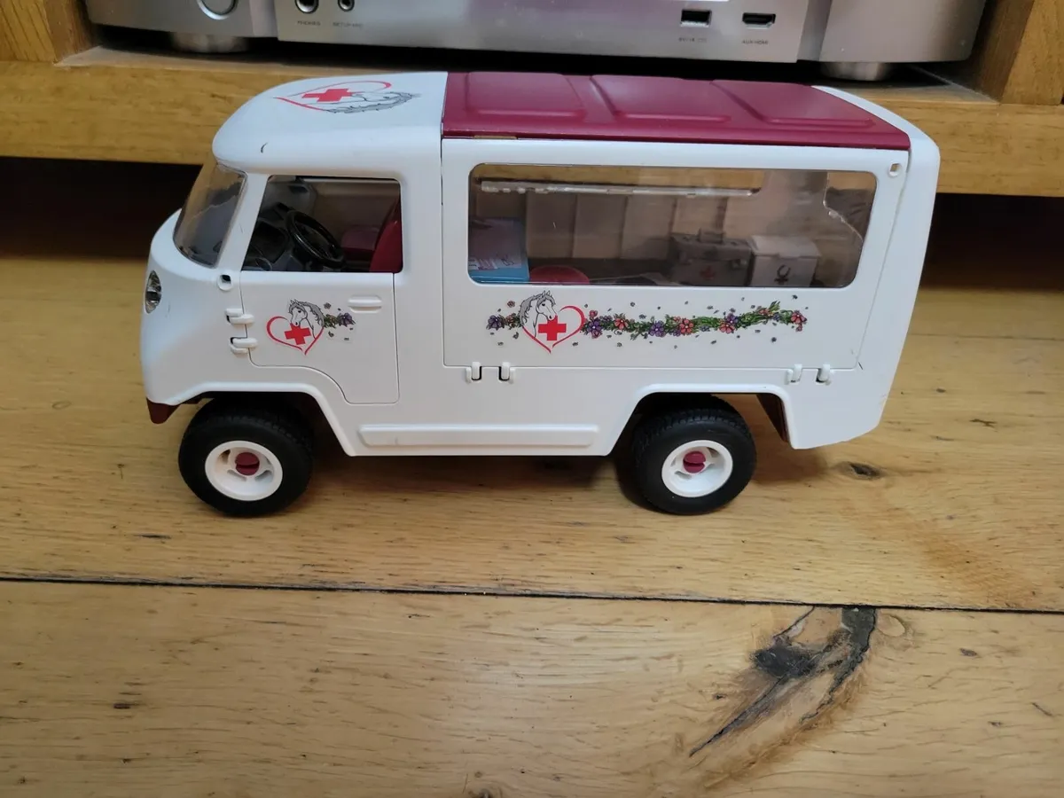 Schleich pony club vet van - Image 1