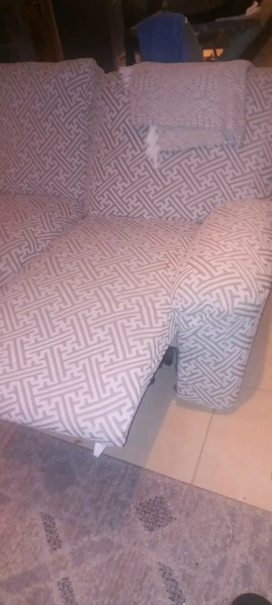 Couch - Image 3
