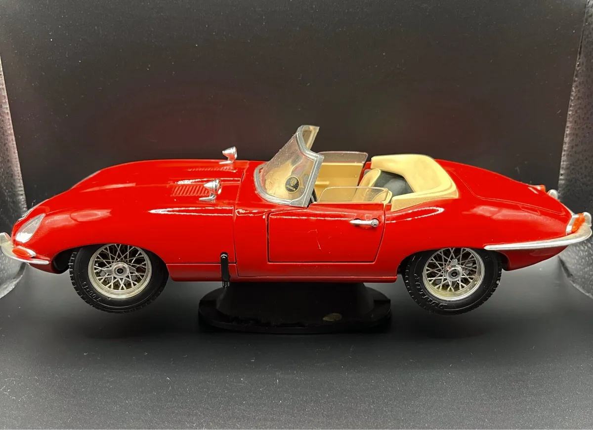 Model car Jaguar - Image 1