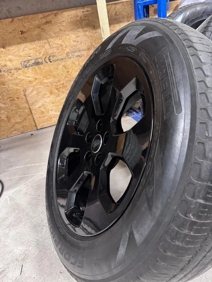 Land Rover Defender Weels - Image 2