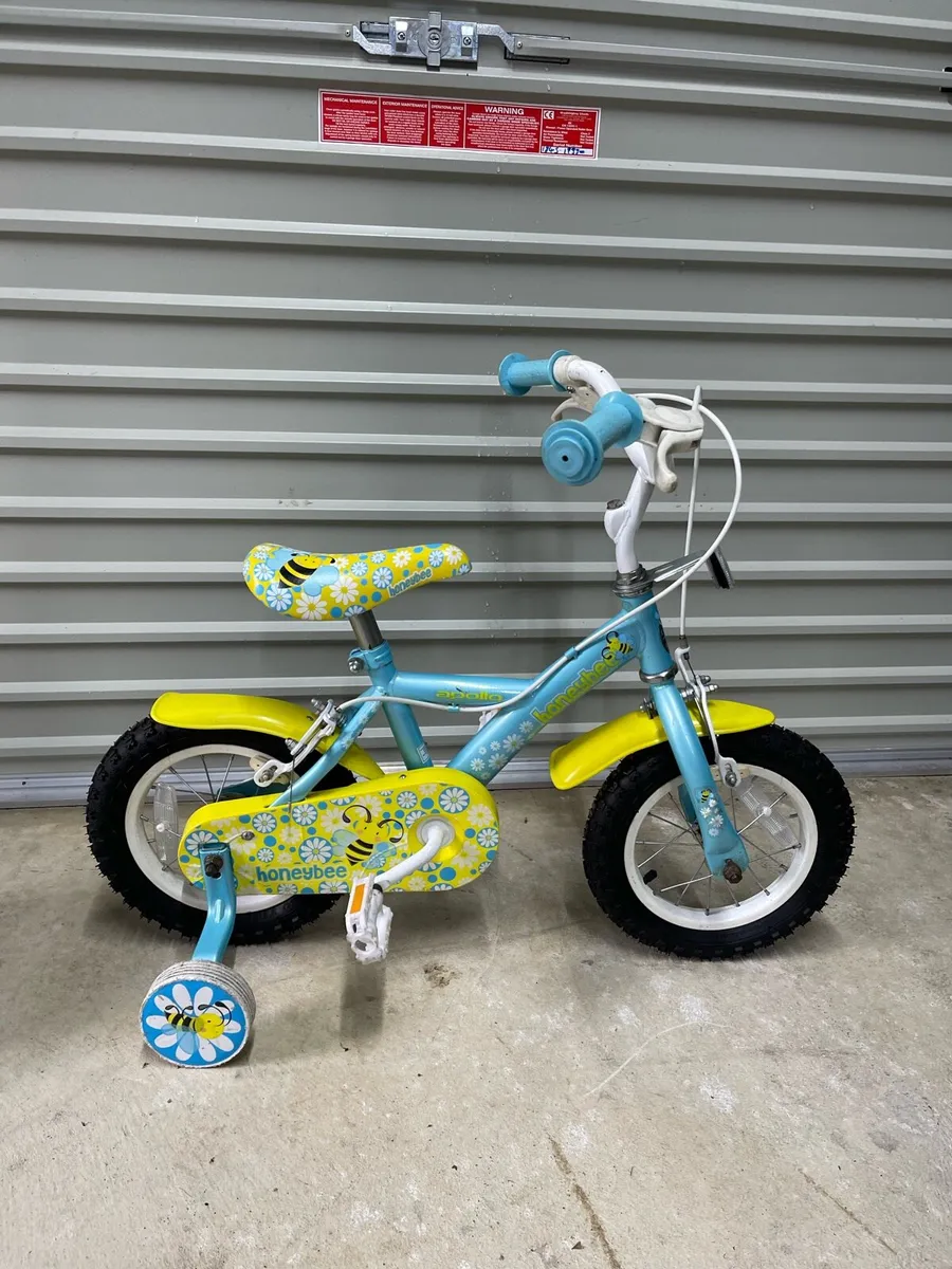 Selection of kids and adults bikes - Image 1