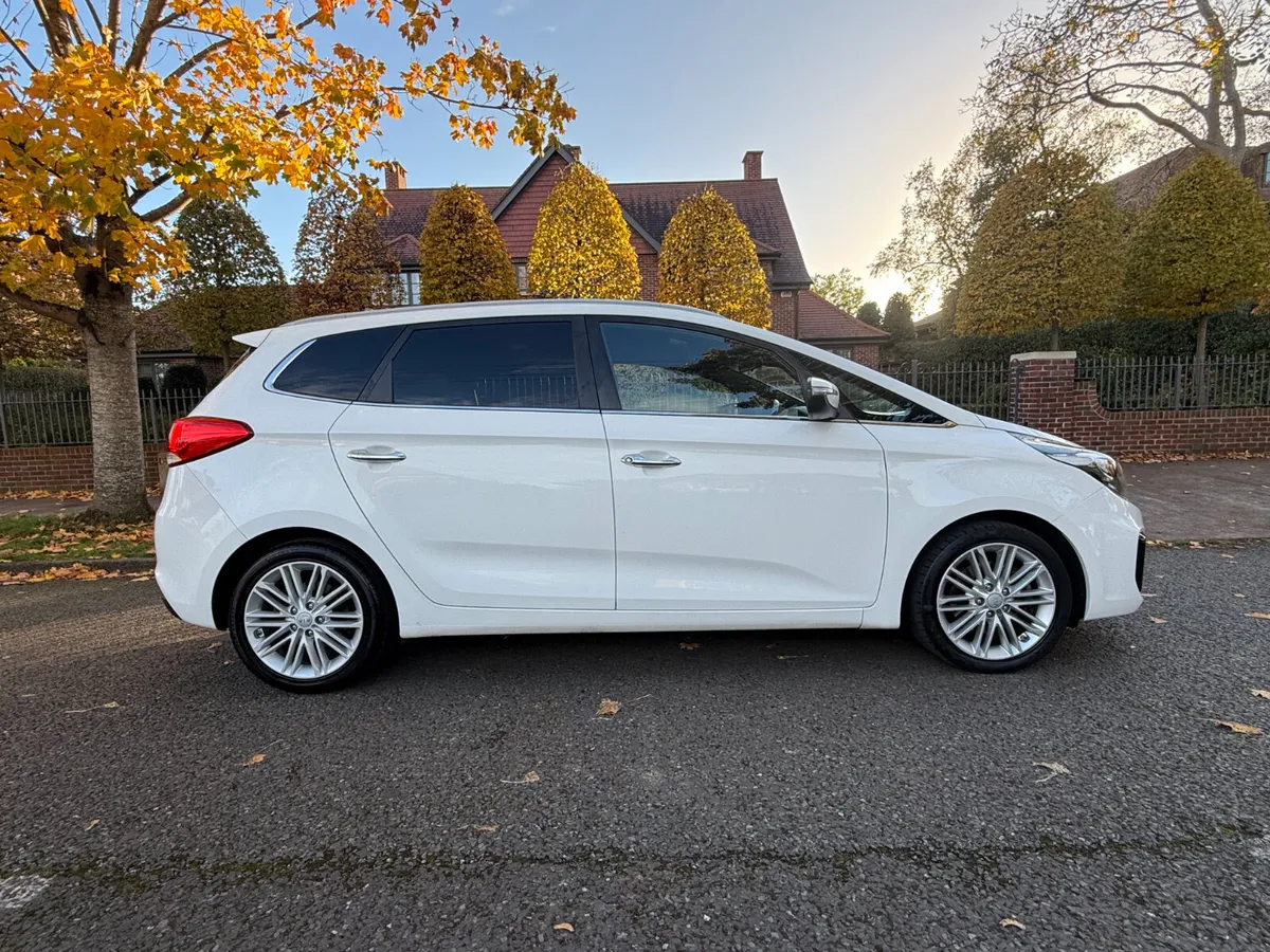 Stunning Kia Carens 7 Seater.  2-year Warranty. - Image 2