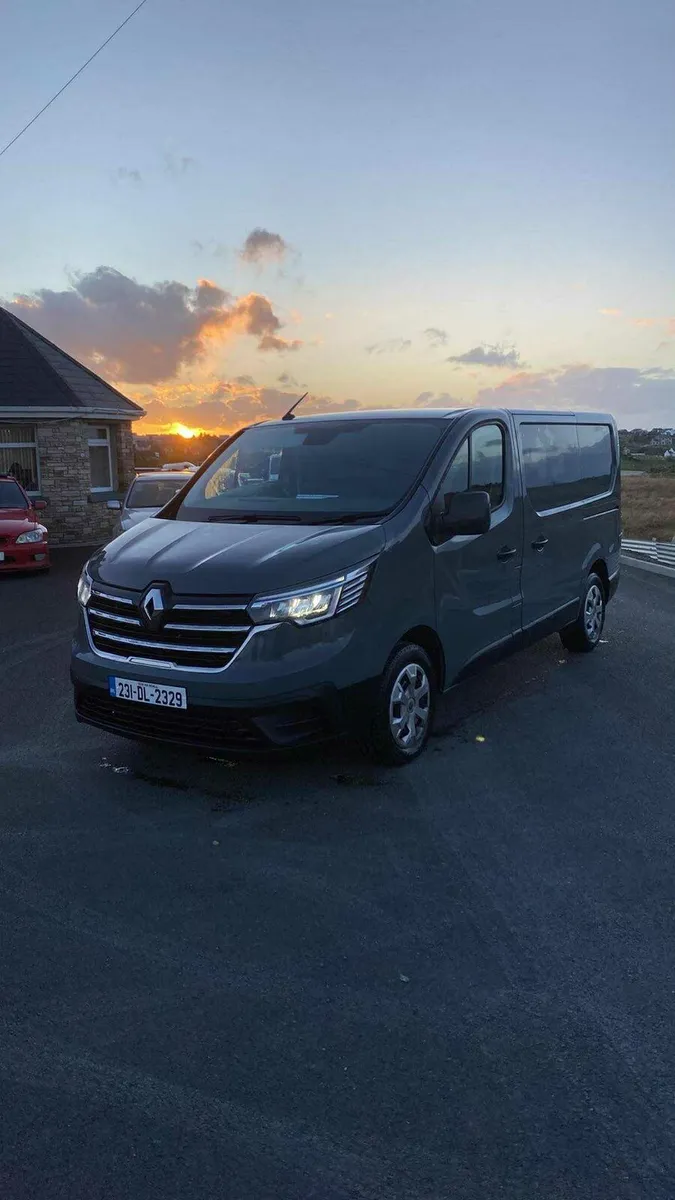 2023 renault traffic - Image 2