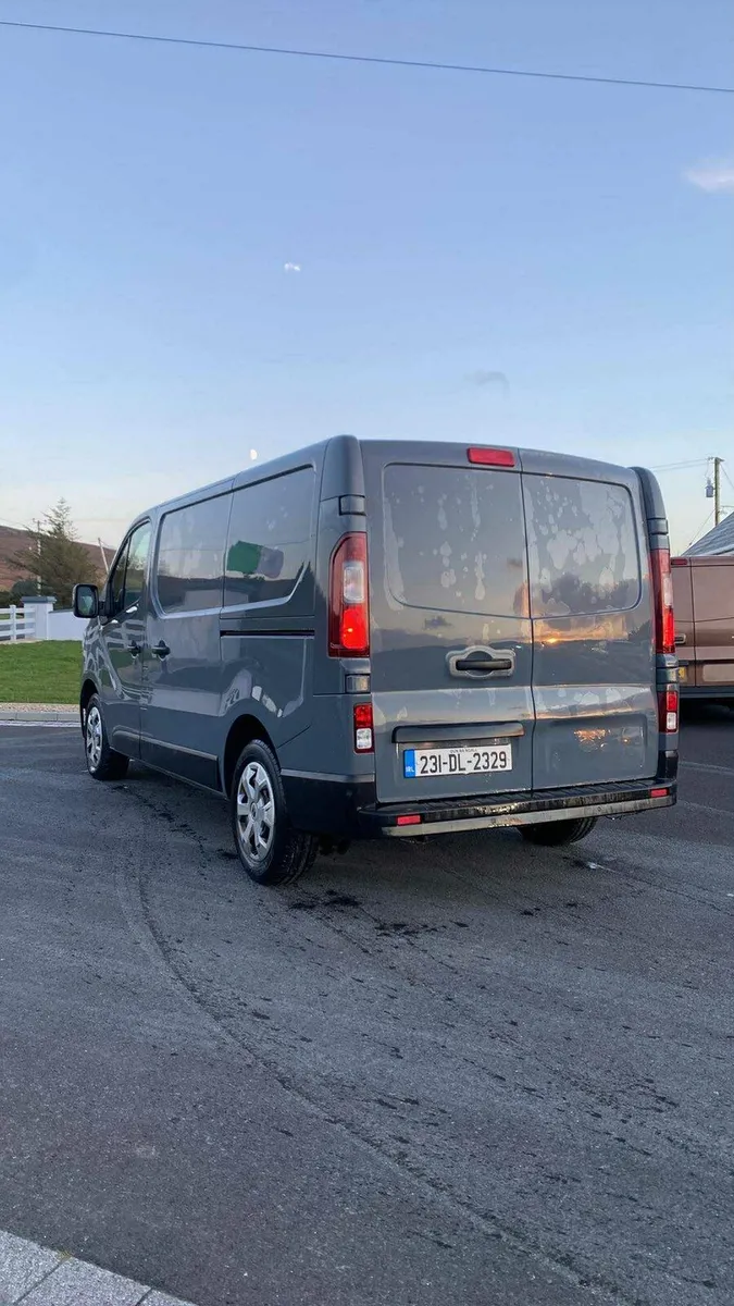 2023 renault traffic - Image 3