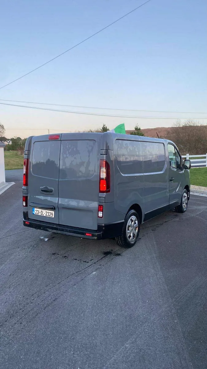 2023 renault traffic - Image 4