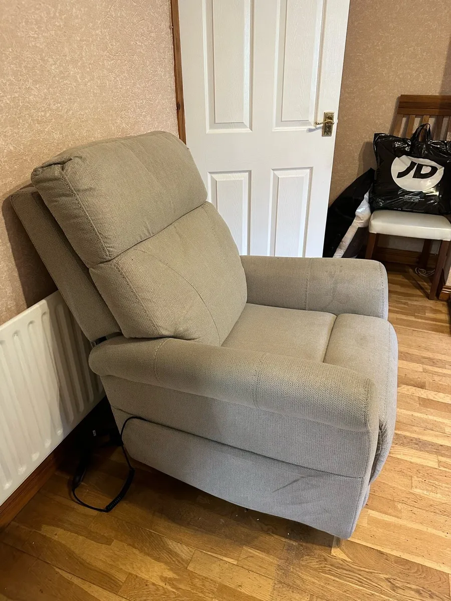 Riser Recliner Chair - Image 1