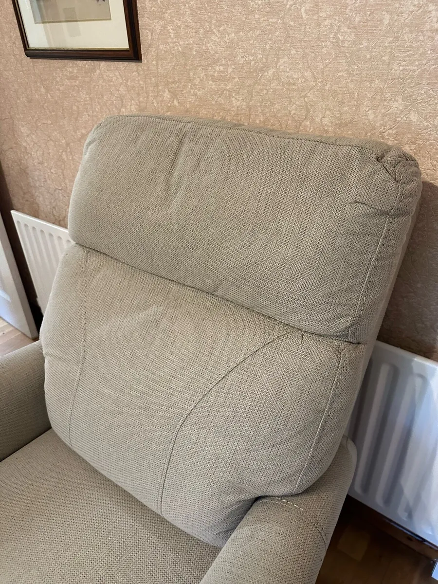 Riser Recliner Chair - Image 3