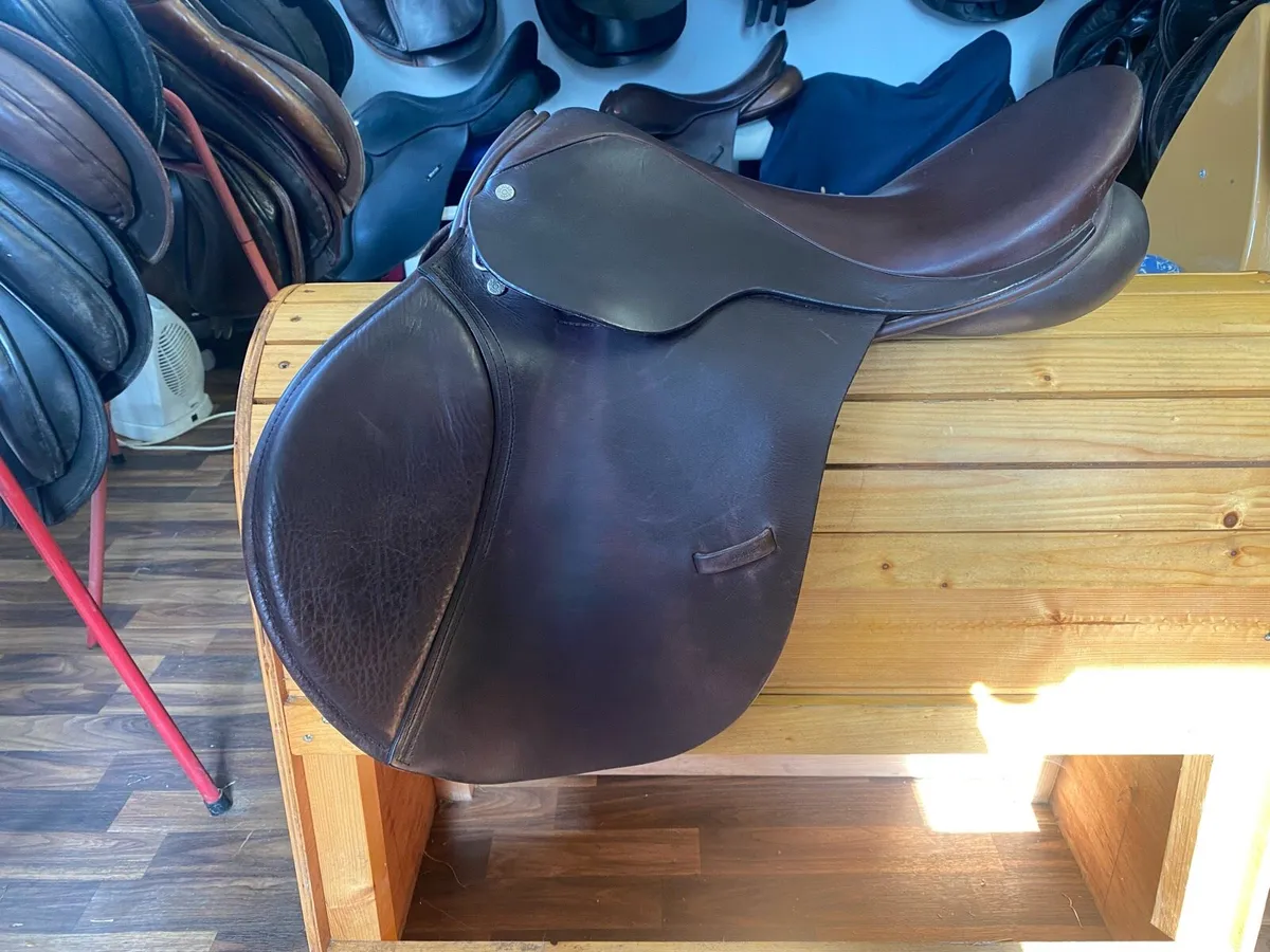 Berney brothers brown Leather saddle - Image 1