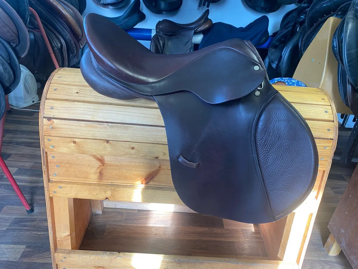Berney brothers brown Leather saddle - Image 4