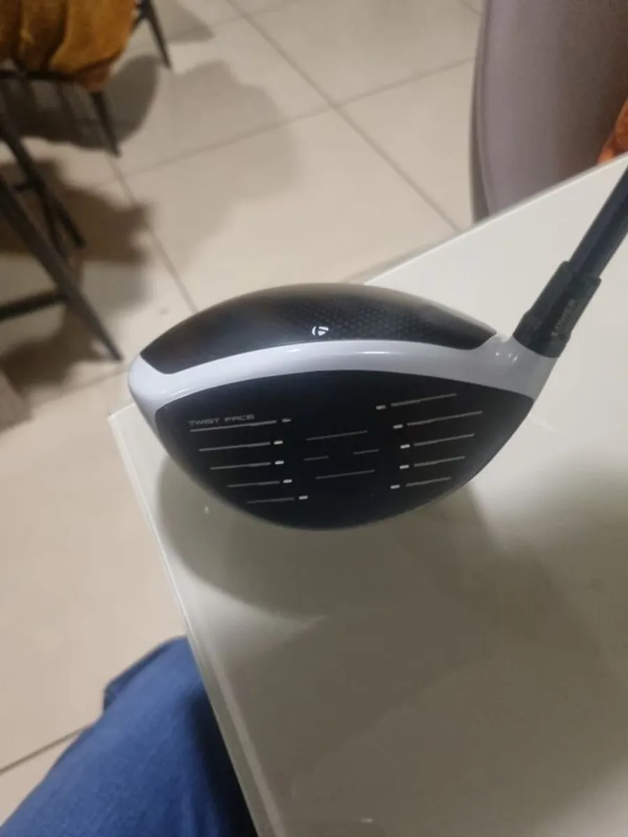 Taylormade Sim 2 Max Driver - Image 2