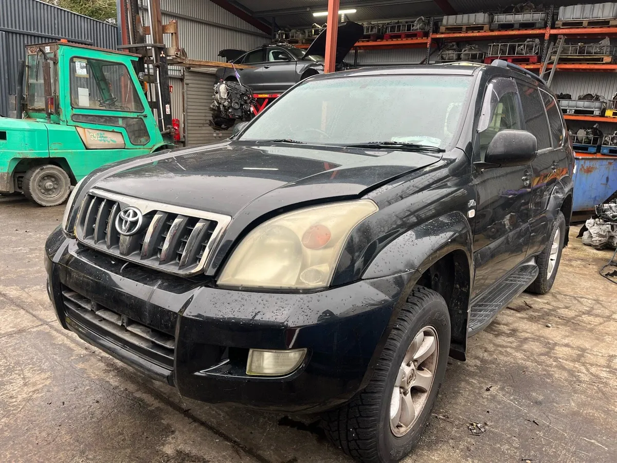 08 Toyota Landcruiser for Breaking - Image 2