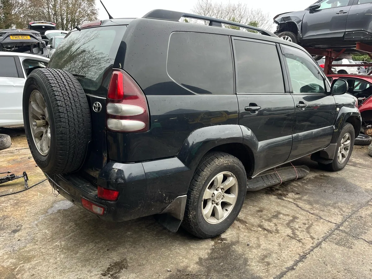 08 Toyota Landcruiser for Breaking - Image 4