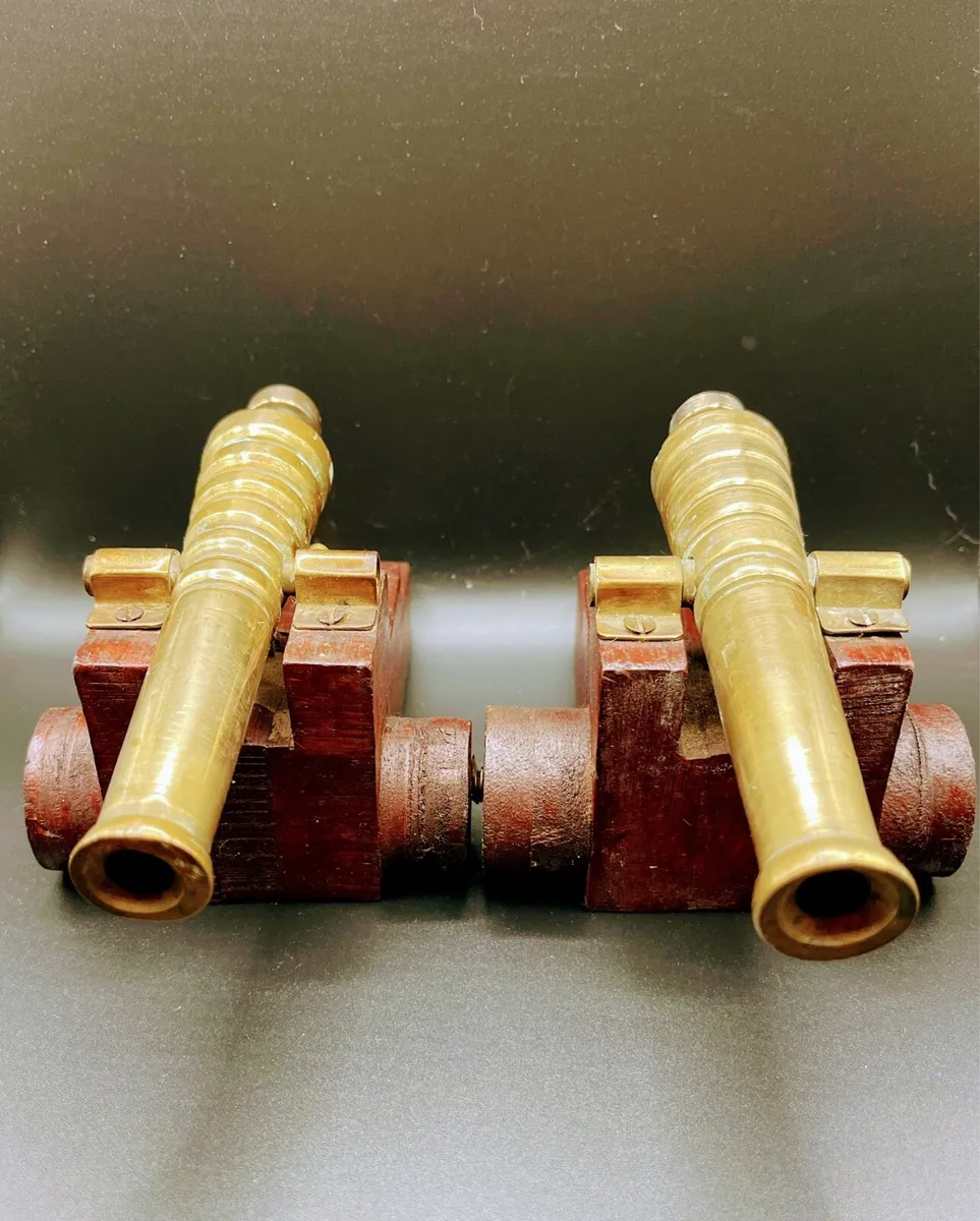 Pair of vintage cannons - Image 1