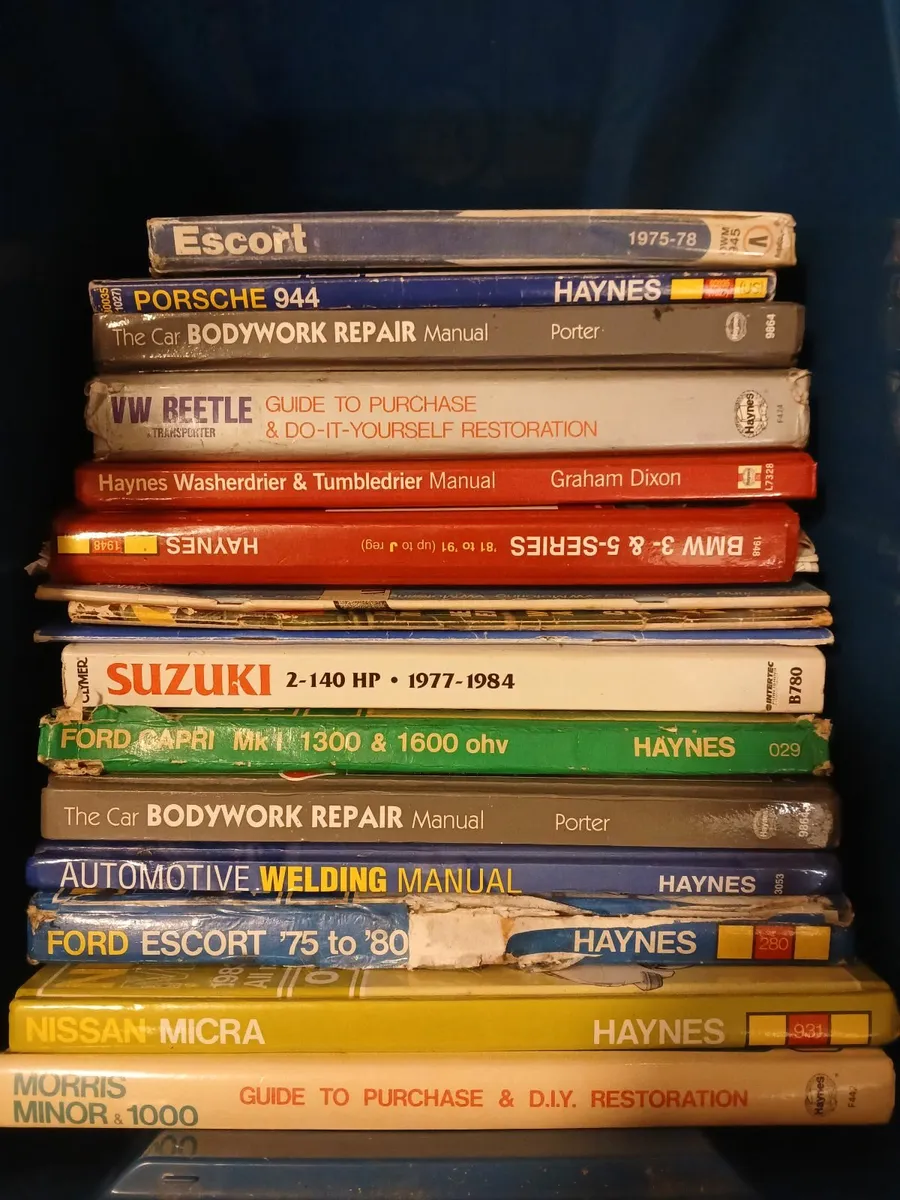 Haynes car manuals and magazines - Image 1