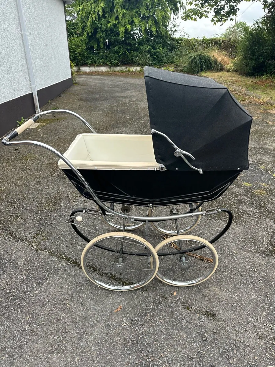 Marmet Coach Pram - Image 1