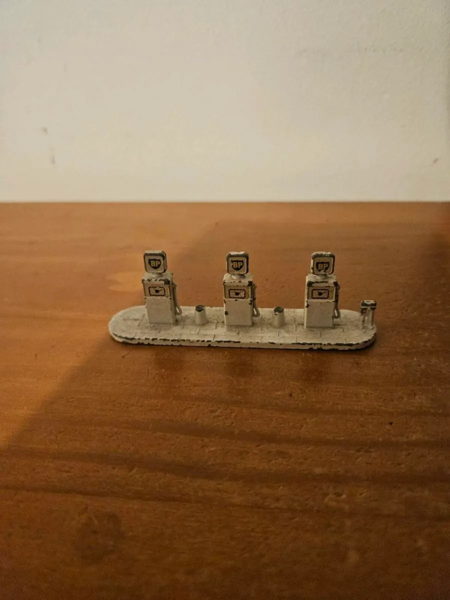 Matchbox Lesney Petrol Pumps - Image 1
