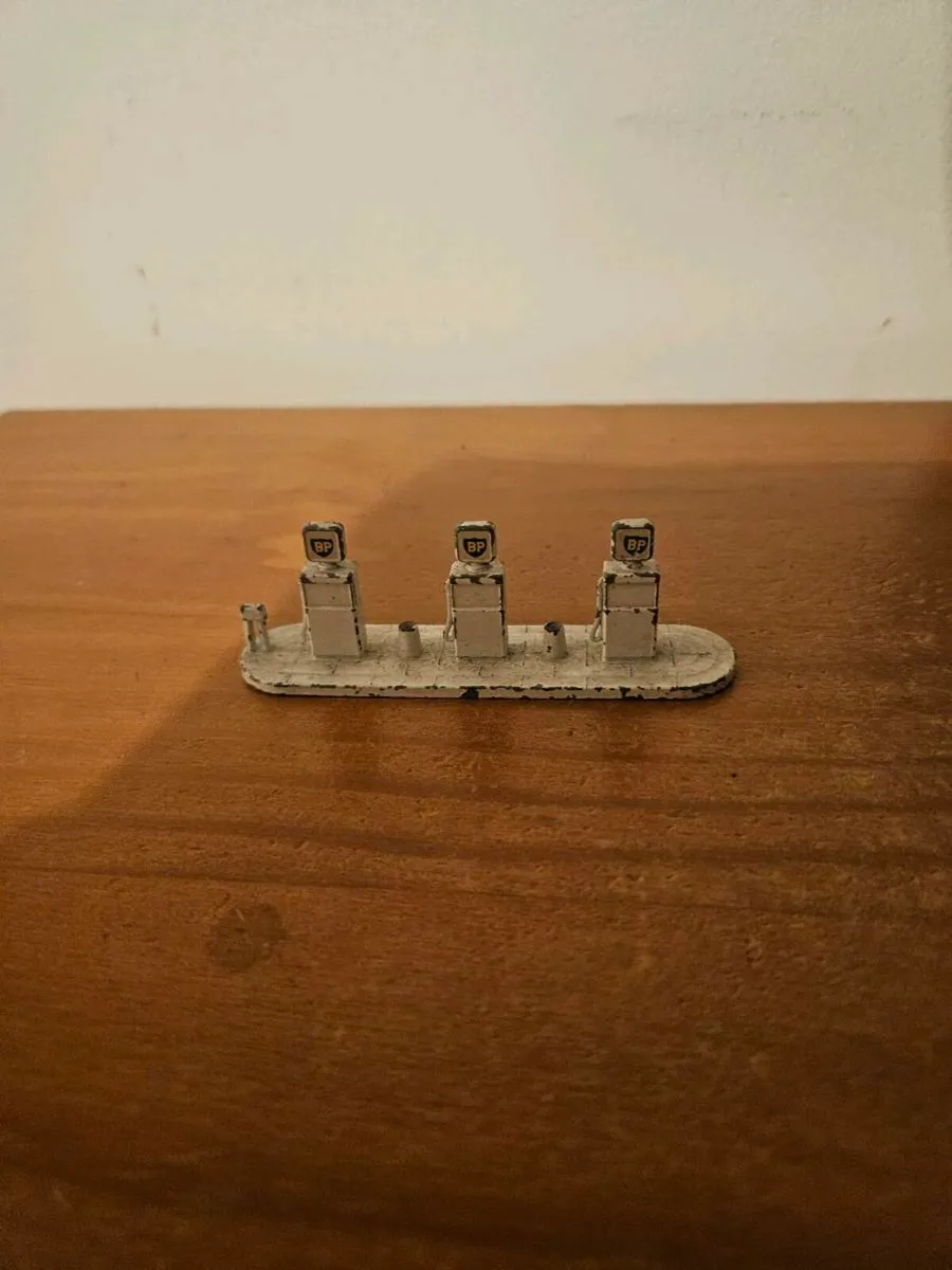 Matchbox Lesney Petrol Pumps - Image 2